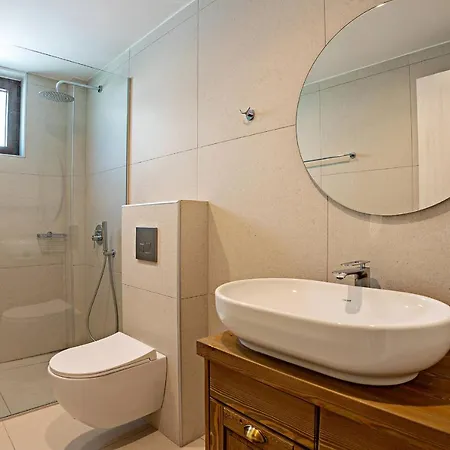 فيلة Amara ريثيمنو